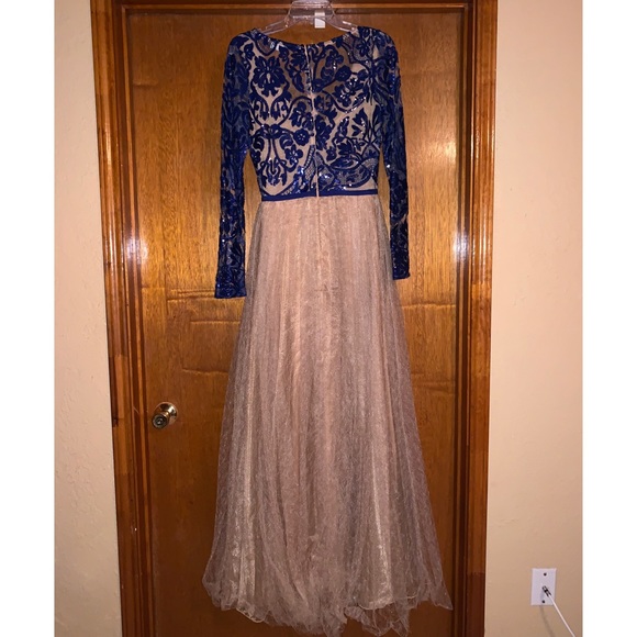 Dress - Picture 2 of 8